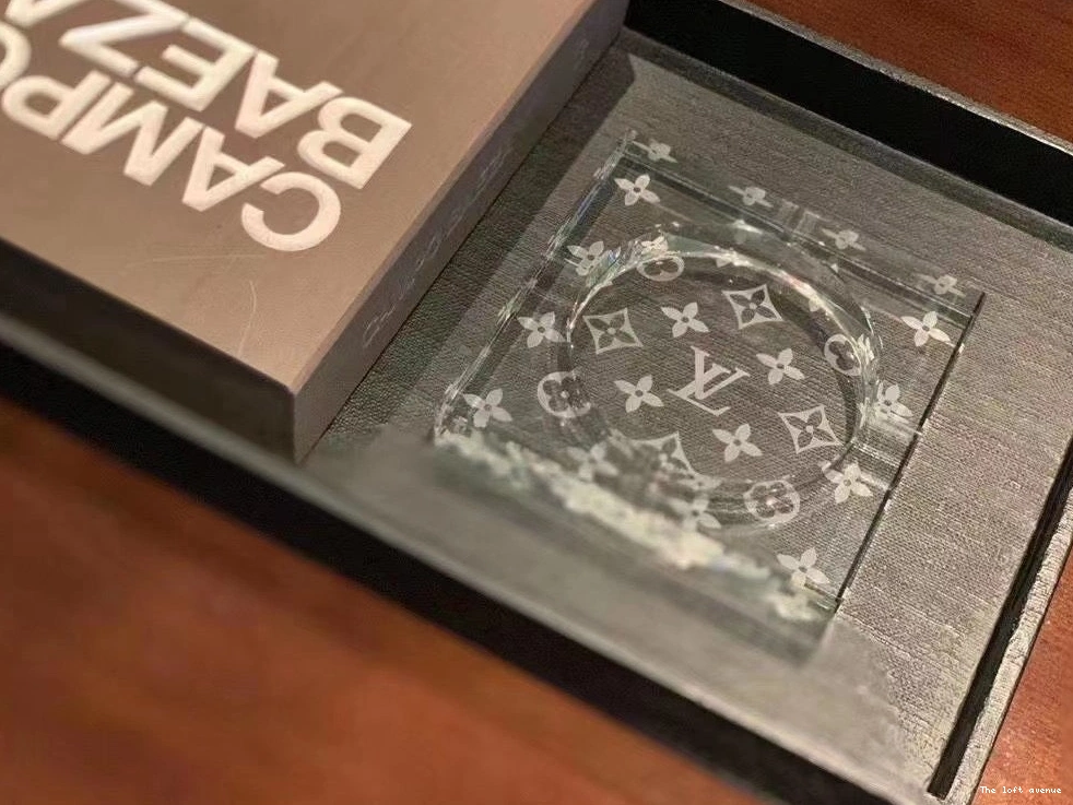 CUSTOM LV ASHTRAY 0811